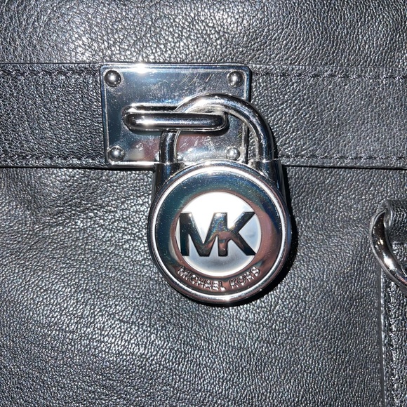 Micheal Kors shoulder bag - Picture 8 of 9